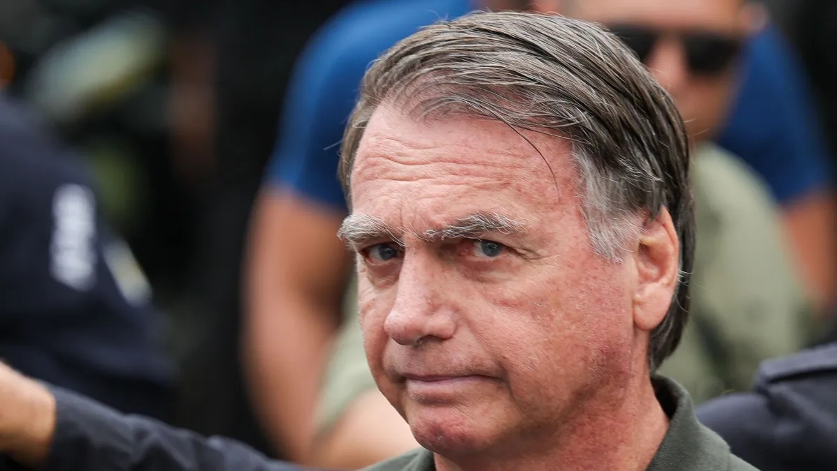 Defesa de Bolsonaro pede a Moraes para ex-presidente receber assessor de Trump
