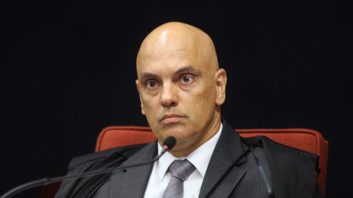 Moraes reconsidera e nega visita de assessor de Trump a Bolsonaro